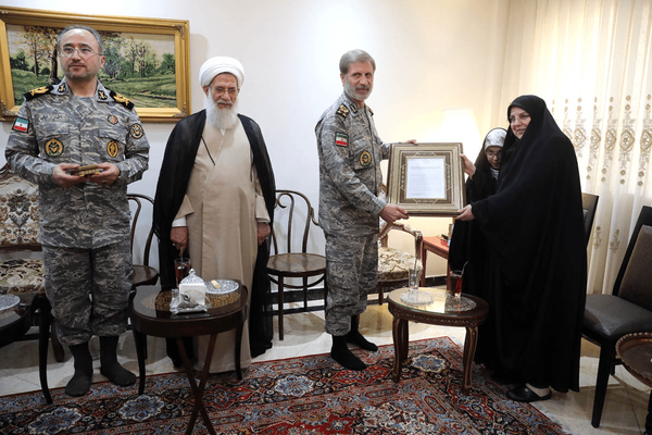 در دیدار با خانواده شهید سپهبد محمد باقری،