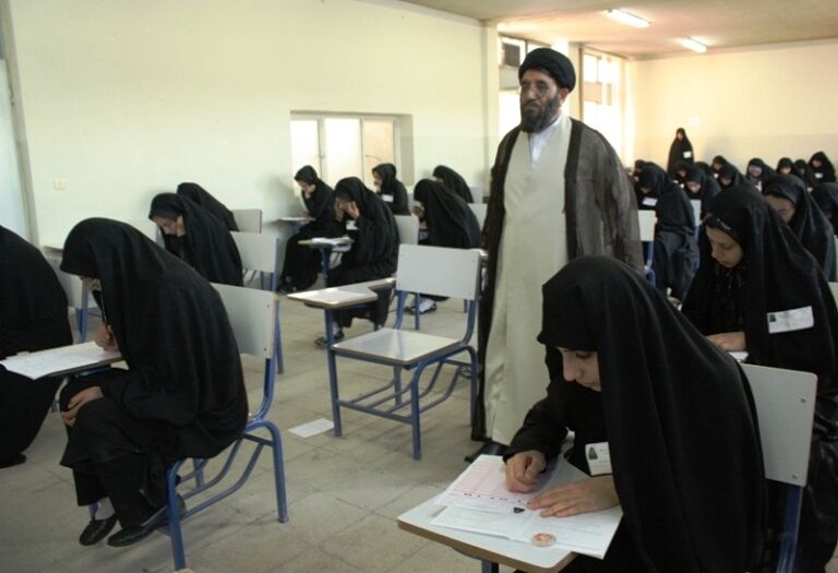 روحانیون در مدارس (1)