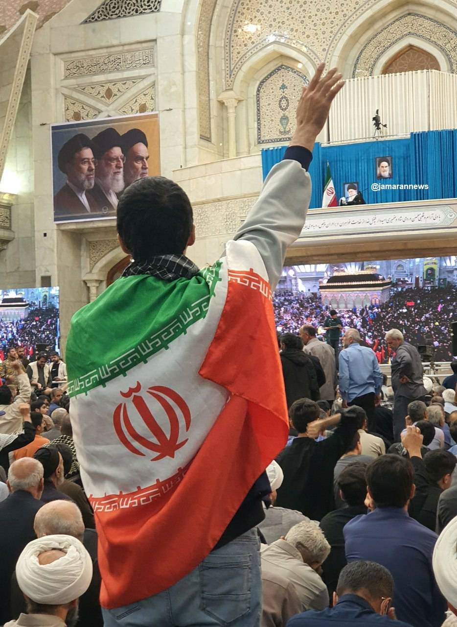 ادای احترام یک نوجوان به امام