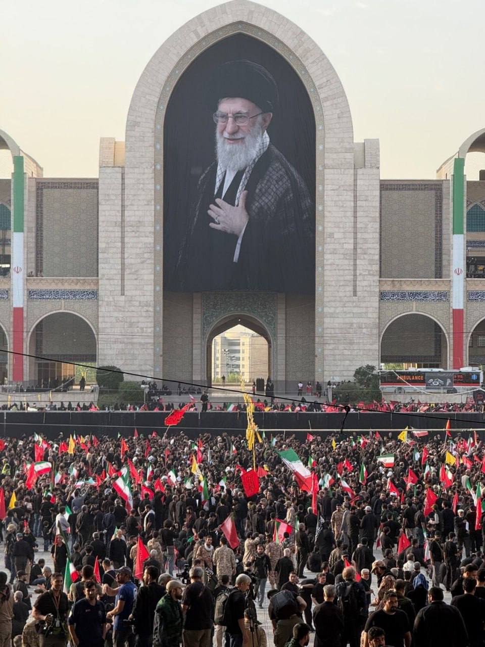 مقامات عالی‌رتبه ۱۰۰ کشور در مراسم تشییع پیکر رهبر شهید انقلاب اسلامی شرکت می‌کنند