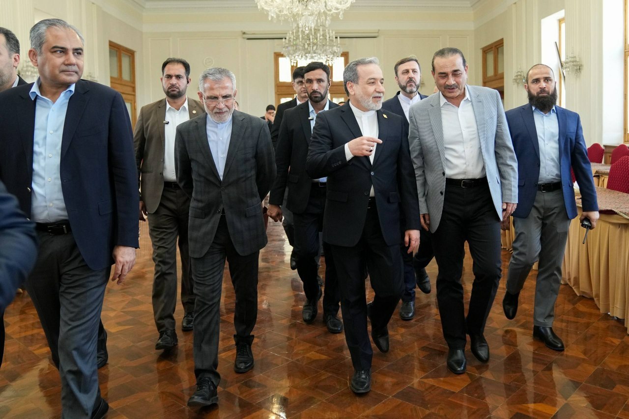 عاصم منیر با بدرقه عراقچی تهران را ترک کرد (6)