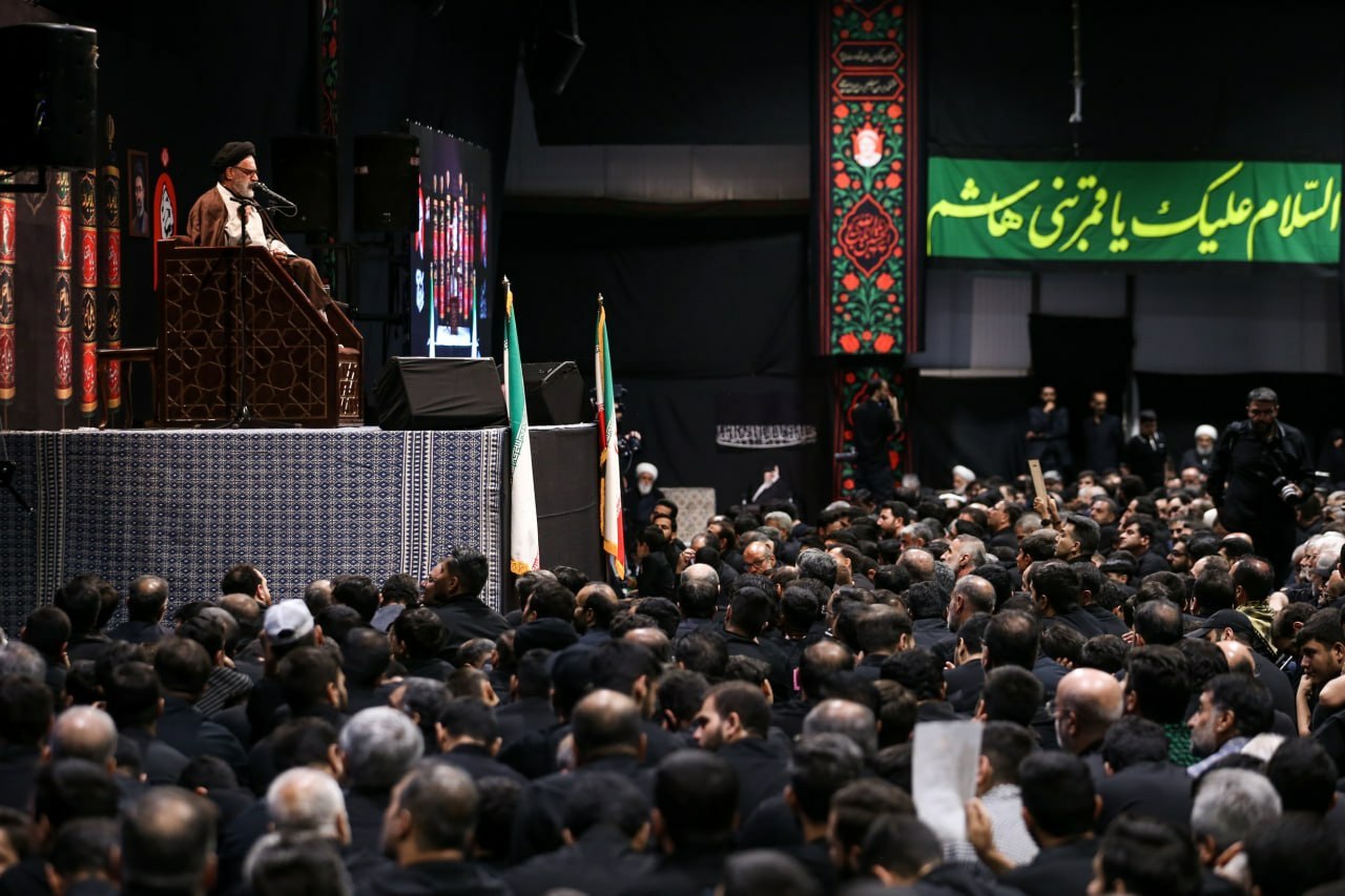 آخرین شب عزاداری در جوار محل شهادت قائد شهید انقلاب اسلامی  (5)