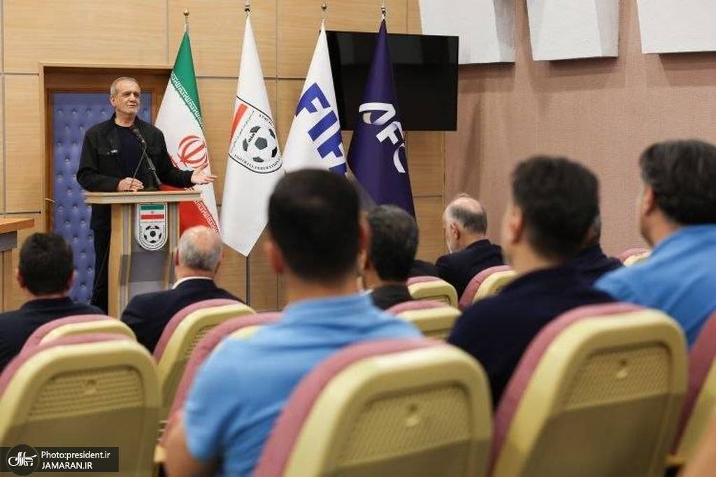 پزشکیان در بازدید از اردوی تیم ملی فوتبال (4)