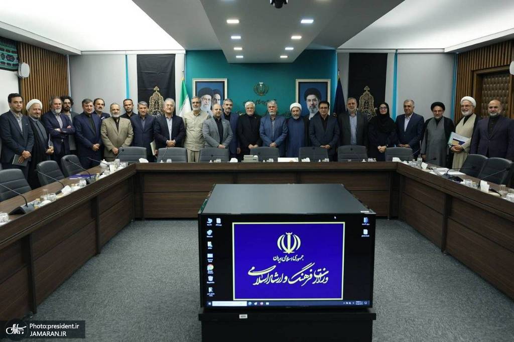 عارف در وزارت فرهنگ (1)