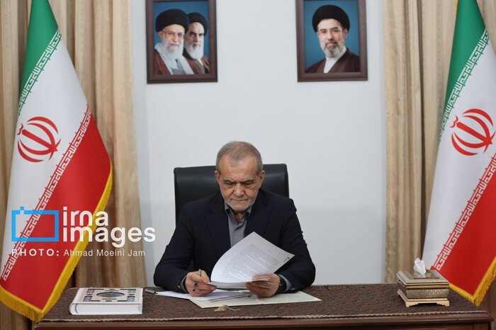 پزشکیان یادداشت تفاهم ایران و آمریکا را امضا کرد (3)
