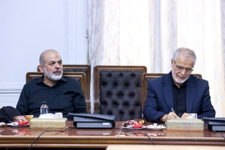 حضور سردار احمد وحیدی در ستاد برگزاری آیین تشییع رهبر شهید انقلاب