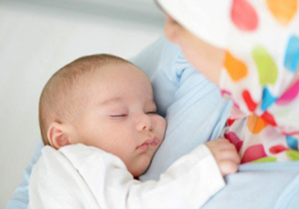 تغذیه با شیر مادر، کلید طلایی سلامت مادر و نوزاد