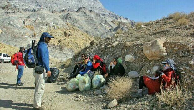 اثر طبیعی ملی کوه نمک استان بوشهر پاکسازی شد