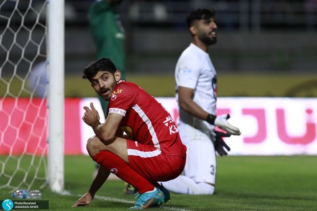پرسپولیس، صدرنشین بیانیه نویسی!