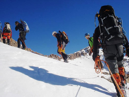 6 نفر از 14 کوهنورد مشهدی در پایگاه اباذر ازنا اسکان یافتند