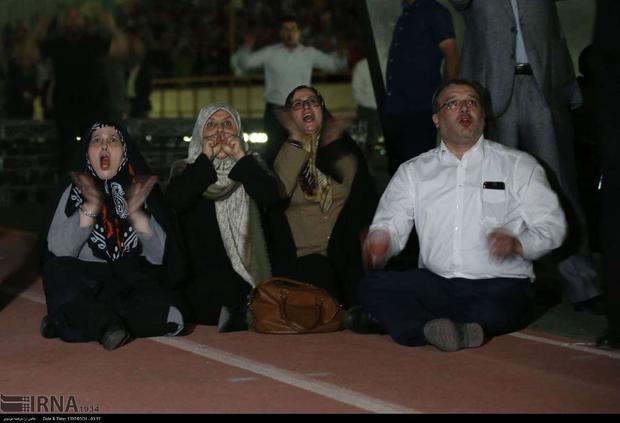 هیجان نمایندگان مجلس از تماشای فوتبال در آزادی! + عکس