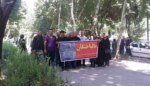 سرمایه گذاران یک شرکت نفتی در اصفهان خواهان پرداخت مطالبات خود شدند