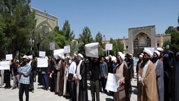 اعتراض جمعی از حوزویان قم به طرح بانکداری اسلامی مجلس + عکس