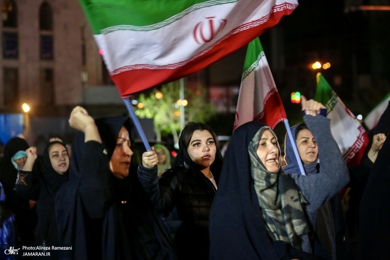 چهل و ششمین شب اجتماع پر شور مردم در میدان چهار باغ