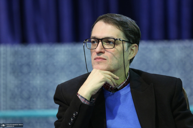 محمد قوچانی از بیانیه جبهه اصلاحات انتقاد کرد: چرا باید وارد عرصه‌ای شوید که جز هزینه، نتیجه‌ای ندارد؟ اولین هزینه بستن دست دولت اصلاح‌طلب در مذاکره‌ است و سپس گشودن دست‌های تندروهایی که دولت پزشکیان را در برابر نظام سیاسی قرار می‌دهند