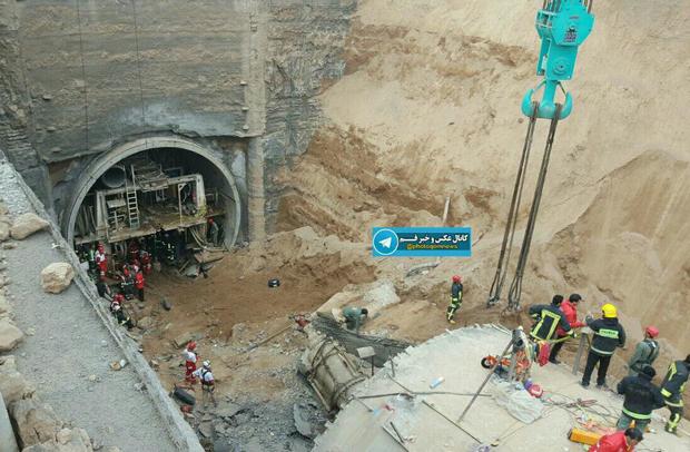 آخرین خبر از جستجوها برای یافتن کارگران مدفون در متروی قم