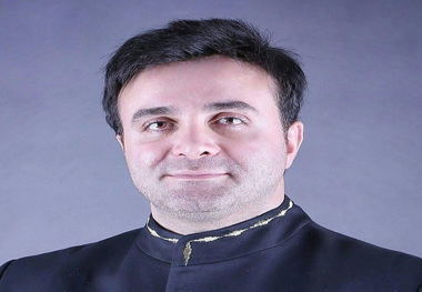 سینا سرلک مهاجرت کرد؟
