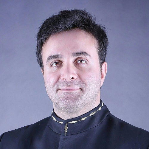 سینا سرلک مهاجرت کرد؟
