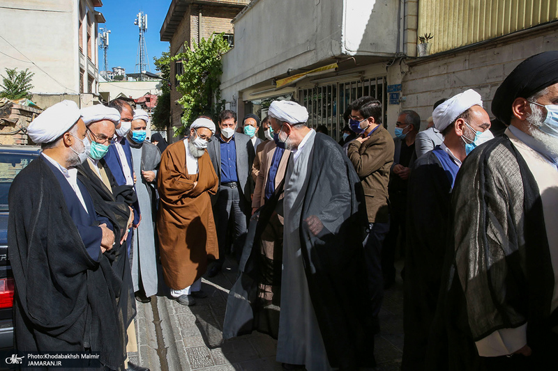 مراسم تشییع حجت الاسلام و المسلمین محتشمی پور در حسینیه جماران