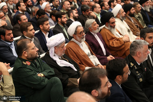 دیدار مسئولان نظام و میهمانان کنفرانس وحدت اسلامى‌ با رهبر معظم انقلاب
