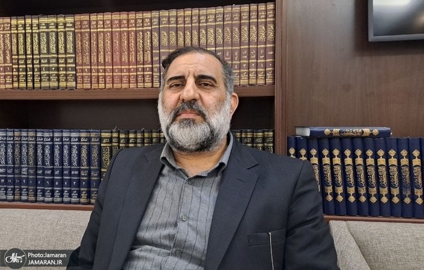 سید محمدجواد آل احمد، مشاور شهید علی لاریجانی: ایشان به معنای واقعی در برابر خدا «بنده» بود/ به دفع حداقلی و جذب حداکثری اعتقاد داشت/ وفاداری‌اش را با تکه تکه شدن خودش و فرزندش نشان داد/ سرمایه‌هایمان را رایگان از دست ندهیم