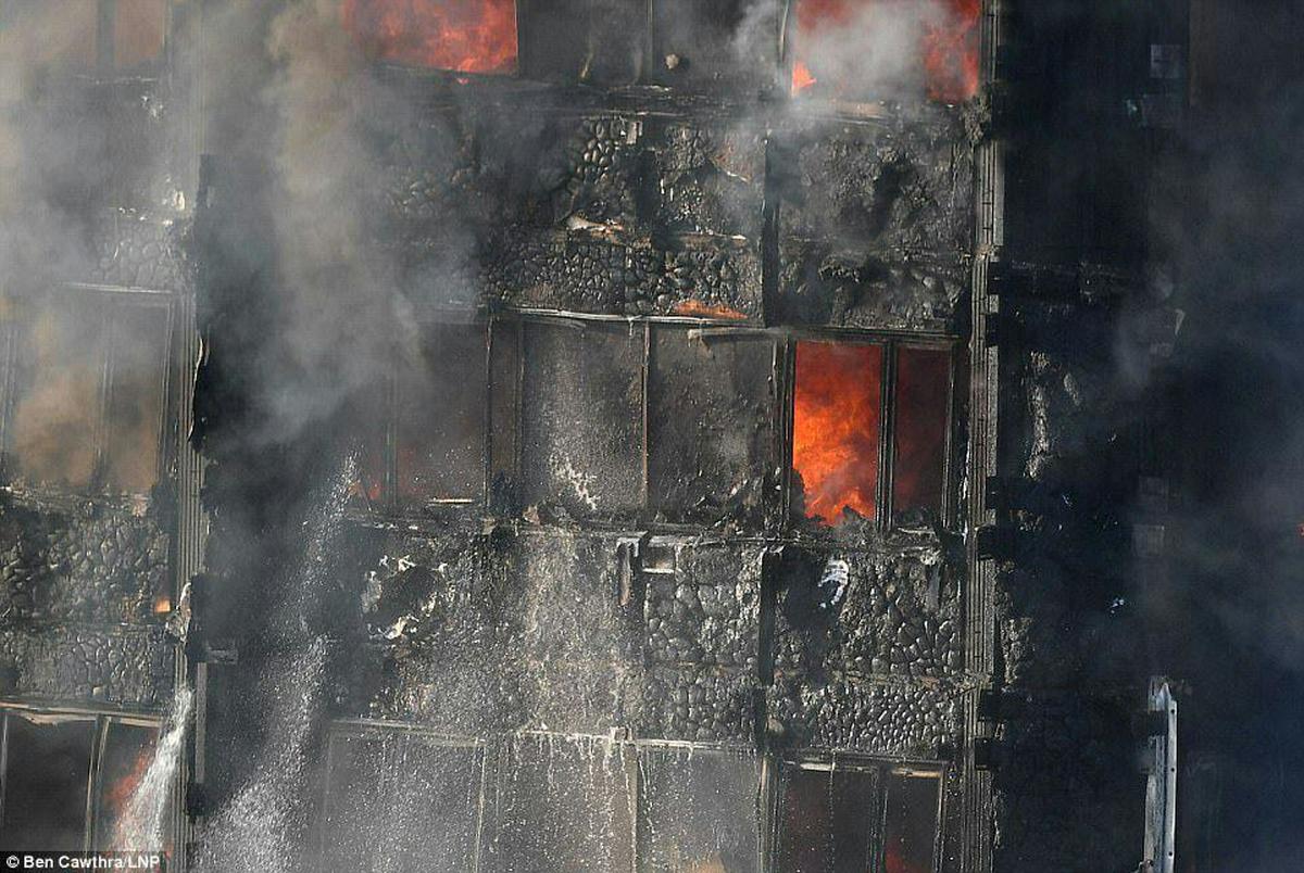 جی پلاس/ آخرین اخبار آتش سوزی برج مسکونی 27 طبقه لندن + تصاویر و فیلم ها