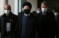 سید محمد خاتمی بر پیکر خواهر امام موسی صدر نماز خواند (16)