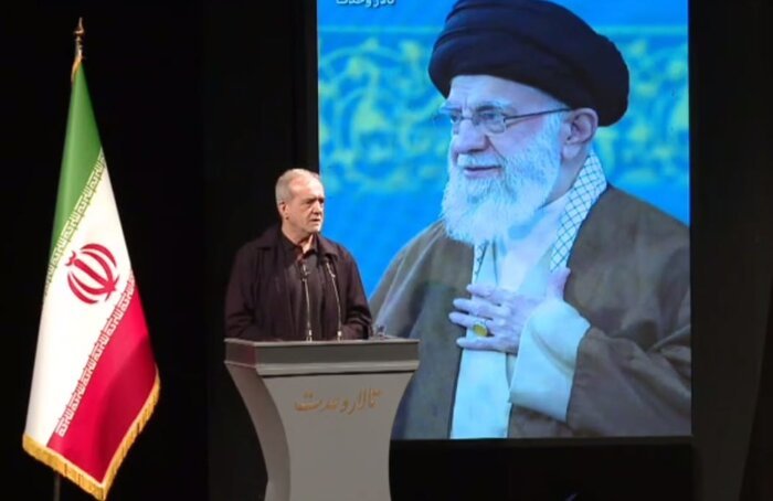 پزشکیان: دشمن قادر نخواهد بود با تهدیدها ایران را وادار به تسلیم کند/ دشمن به اختلاف و تفرقه داخلی امید بسته است/ دیدارهای هفتگی‌ من با رهبر شهید پشتوانه محکمی برای ما بود/ نباید قصور ما باعث فشار بیشتر بر مردم شود