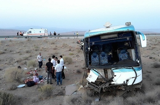 ۲۴ مصدوم در سانحه تصادف اتوبوس در آزادراه ساوه - همدان