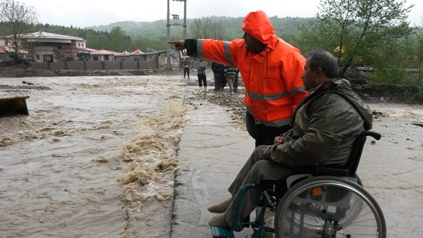 تداوم بارندگی باعث طغیان رودخانه  'آلشرود ' آمل شد