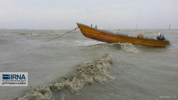 براثر واژگونی قایق درخزر 2 ماهیگیر گلستانی مفقود شدند