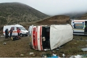 واژگونی مینی‌بوس در شهرستان آذرشهر ۲۳ مصدوم بر جای گذاشت