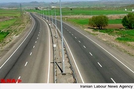 ۱۰ درصد ترافیک کشور در محورهای مواصلاتی استان زنجان است
