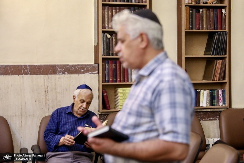 مراسم بزرگداشت ارتحال امام خمینی (ره) در کنیسه یوسف آباد