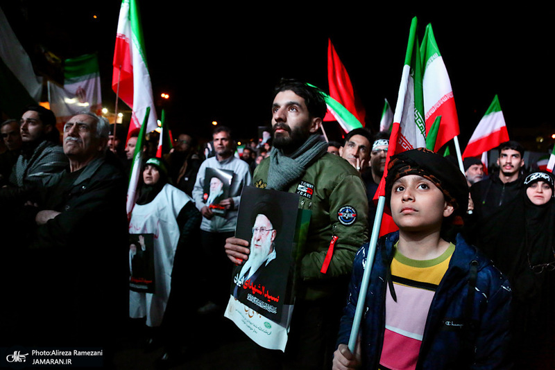 تجمع مردمی در میدان انقلاب اسلامی تهران