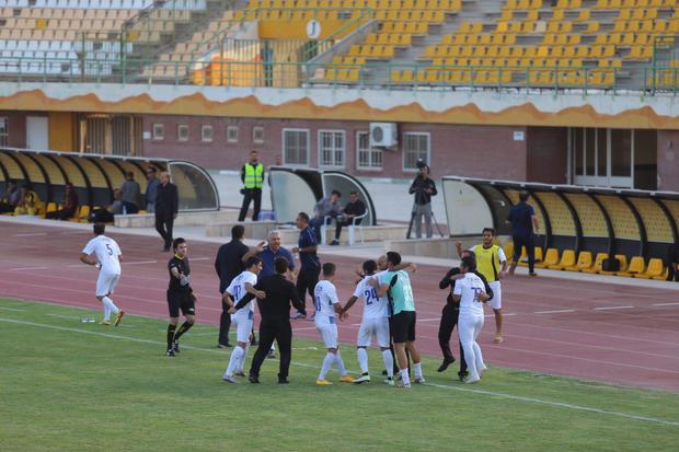 تیم های فوتبال صبای قم و شهرداری ماهشهر به نتیجه تساوی رضایت دادند