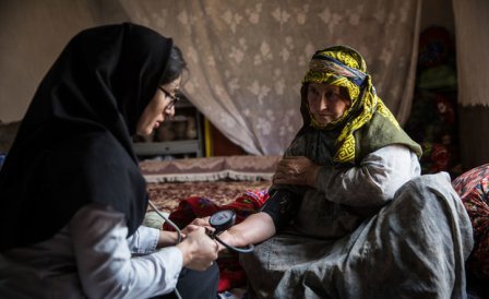 انجام مراقبت های بهداشتی و پزشکی به عشایر شهرستان بروجن