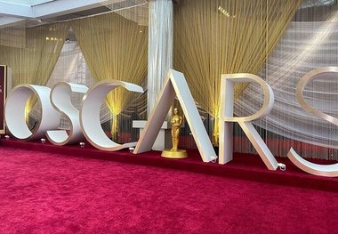 حاضران در مراسم اسکار در پخش تلویزیونی ماسک نمی زنند