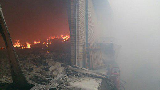 آتش سوزی یک واحد تولیدی در شهرک صنعتی ایوانکی گرمسار مهار شد