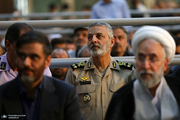 فرمانده کل ارتش: حرکت به دنبال پرچمی که در دست رهبر انقلاب است یعنی حرکت به دنبال امام