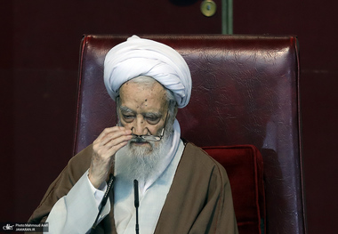 رئیس مجلس خبرگان رهبری: همه باید حول محور ولایت‌فقیه باشیم/ اگر یک زندانی مانند دیگر زندانیان موضع ملی گرفت، آزادی او بسیار خوب است