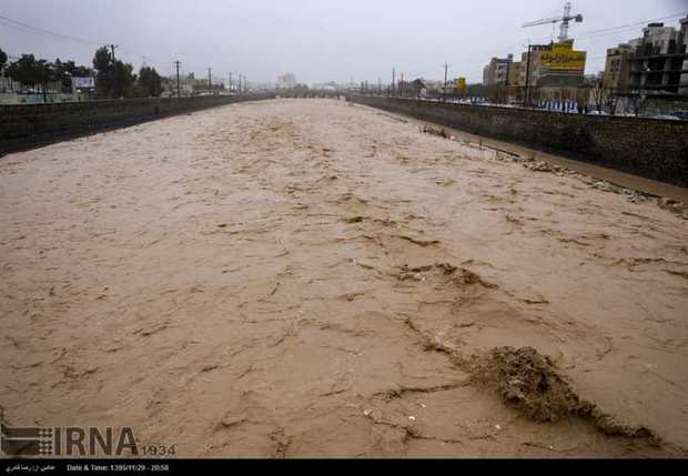 کنارگذرهای رودخانه خشک شیراز تخلیه شود