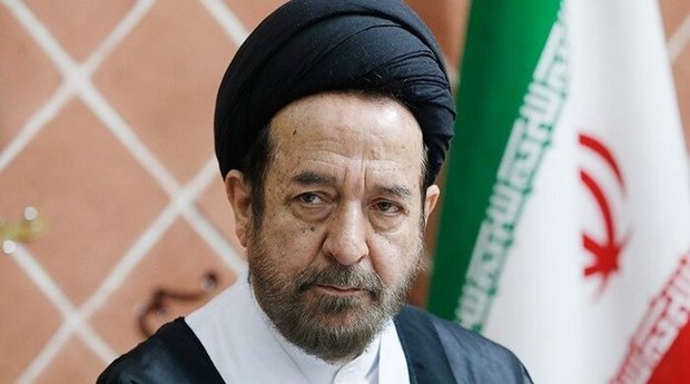رئیس پیشین مرکز اسناد انقلاب اسلامی: خاندان پهلوی آنقدر برده‌اند که تا صد پشتشان هم می‌توانند بخورند