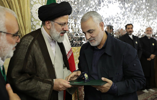 سردار سلیمانی خادم حرم امام رضا (ع) شد