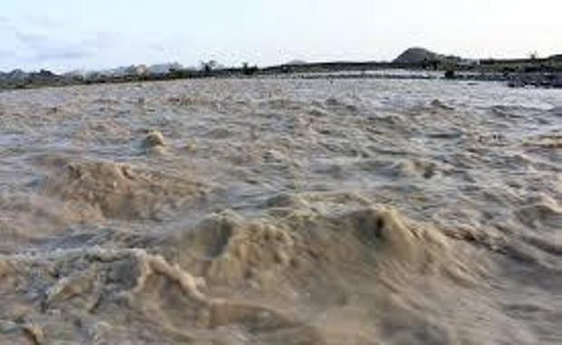 رودخانه فصلی 'جبل' شهر کوهپایه طغیان کرد