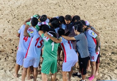 تیم ملی فوتبال ساحلی با شکست روسیه حریف امارات شد
