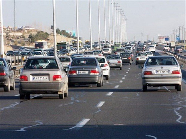 تردد خودروها در محورهای شمالی استان تهران پرحجم است