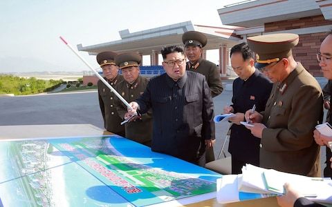 عکس/ نقشه ای مقابل رهبر کره شمالی