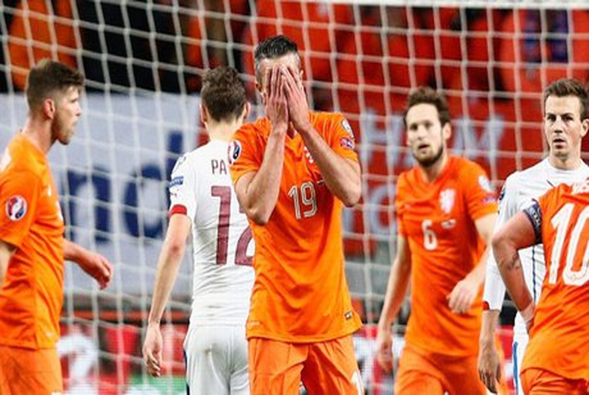 تیم های فوتبال سوئد و هلند در انتخابی جام جهانی پیروز شدند