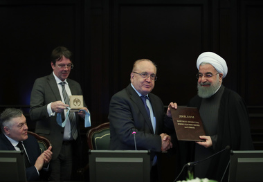 
اعطا ی دکترای افتخاری دانشگاه دولتی مسکو به رییس جمهور+ تصاویر